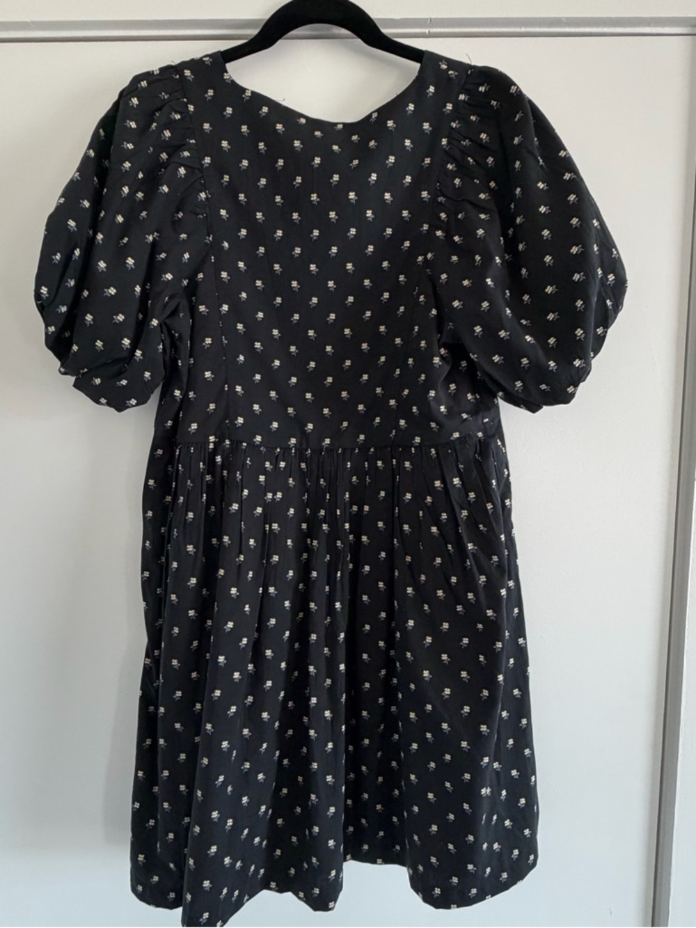 NWT Madewell Black V-Neck
Puff Sleeve Mini Dress with mini floral size M - Picture 6 of 16